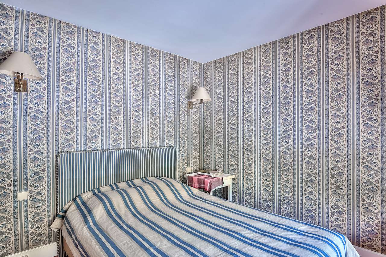 Immaculately presented and spacious 4 bedroom duplex apartment, situated wi