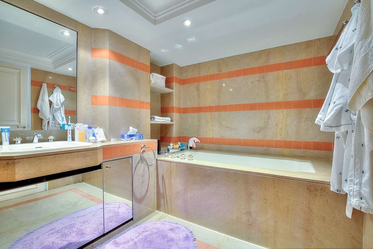 Immaculately presented and spacious 4 bedroom duplex apartment, situated wi