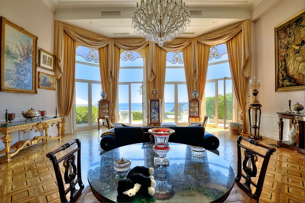 Immaculately presented and spacious 4 bedroom duplex apartment, situated wi