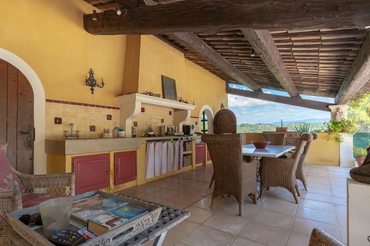 Set in over 5.5 acres of glorious land is this magnificent 3 bedroom villa