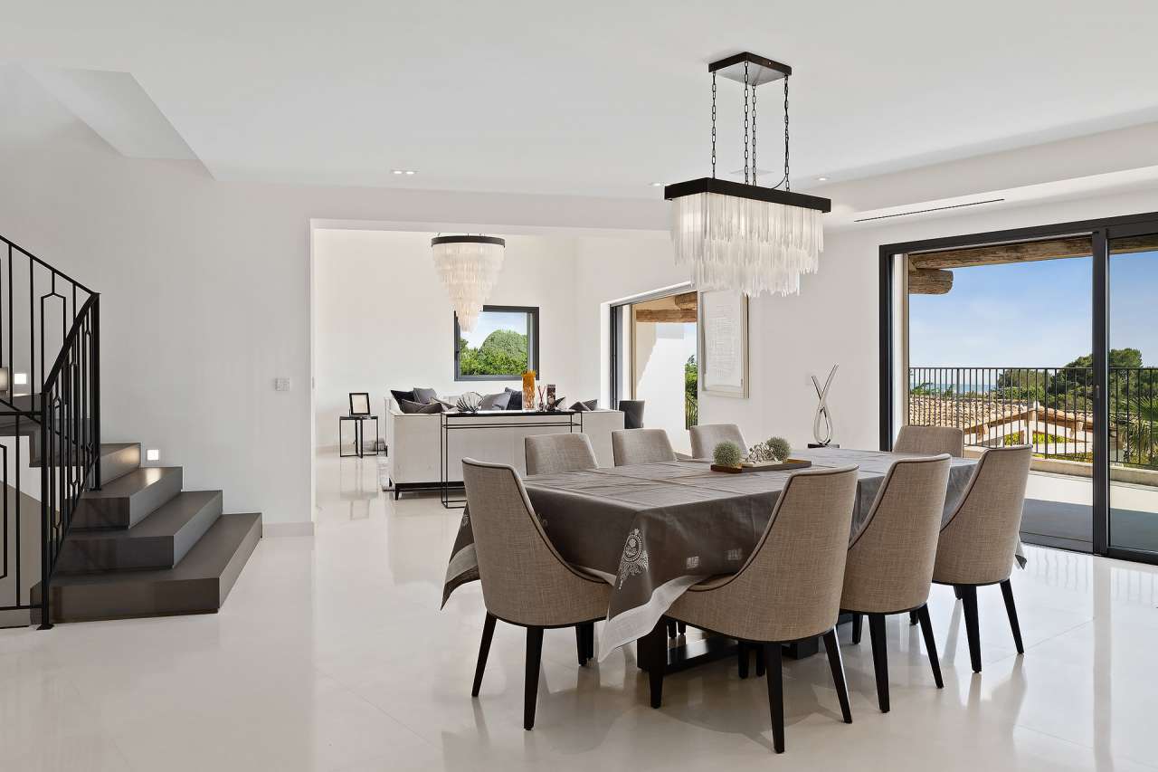 Magnificent luxury south facing 5 bedroom villa with pool set in beautiful