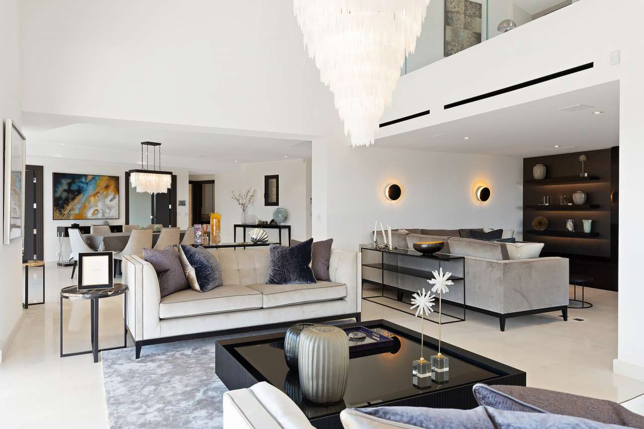 Magnificent luxury south facing 5 bedroom villa with pool set in beautiful