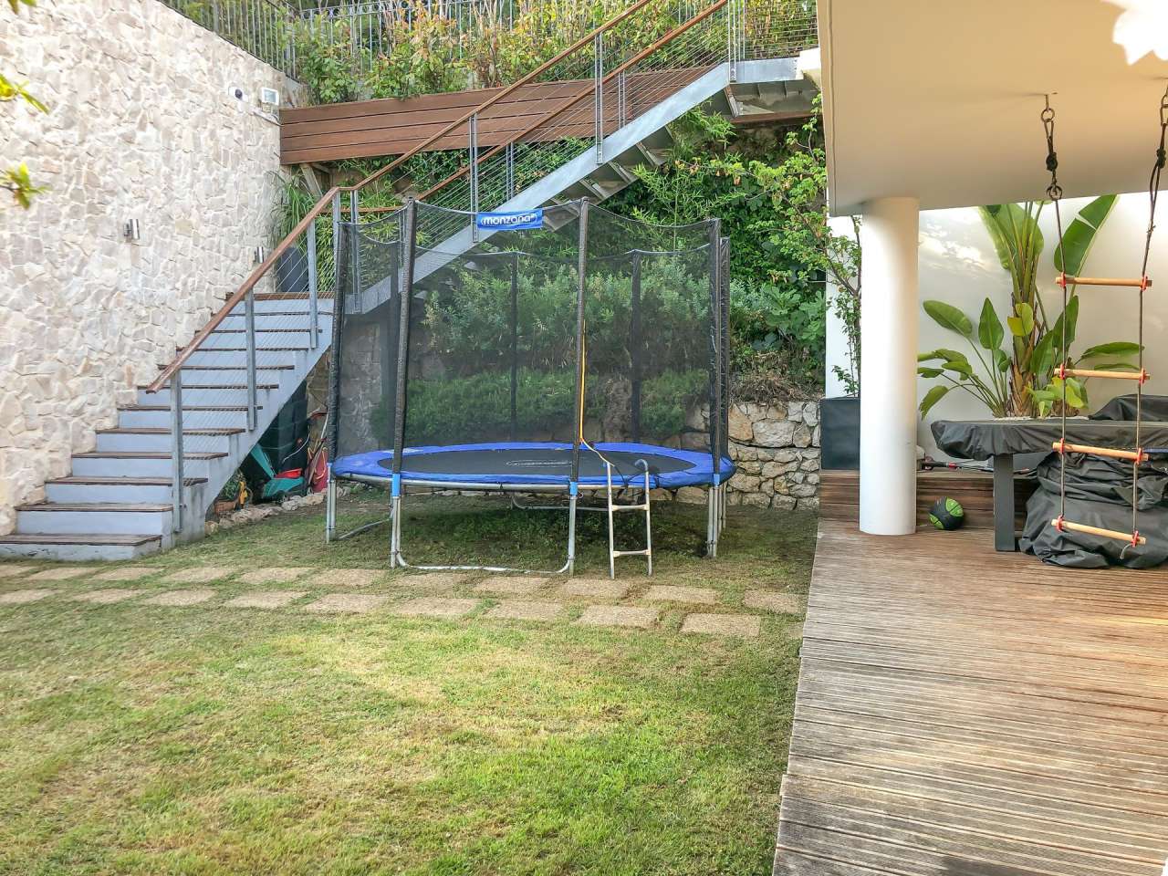 Modern and spacious 3 bedroom penthouse apartment, with a total living area