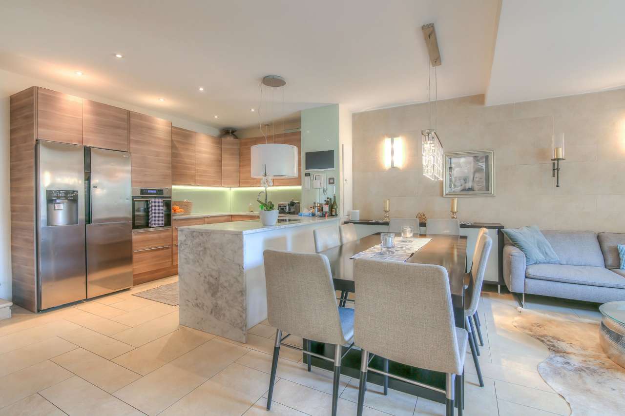 Modern and spacious 3 bedroom penthouse apartment, with a total living area