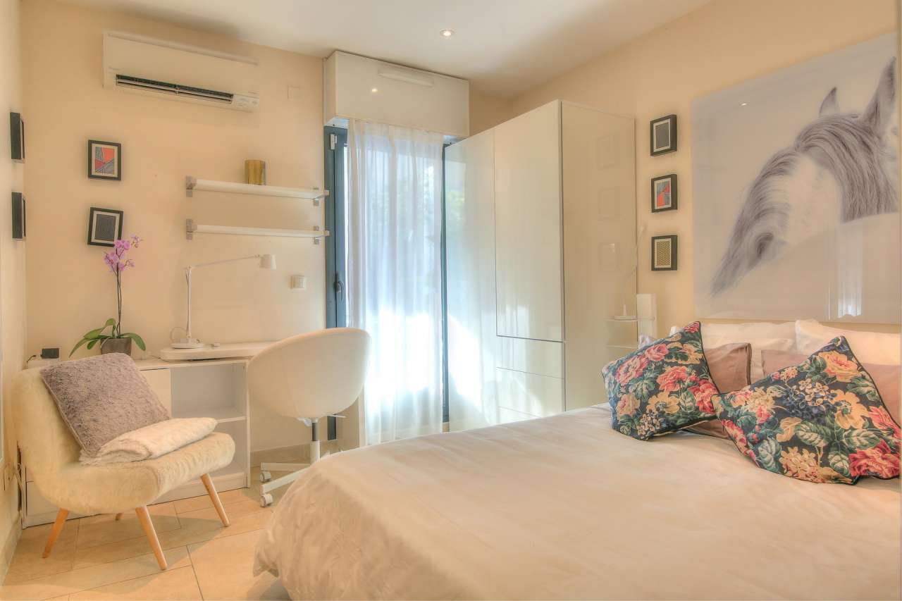 Modern and spacious 3 bedroom penthouse apartment, with a total living area