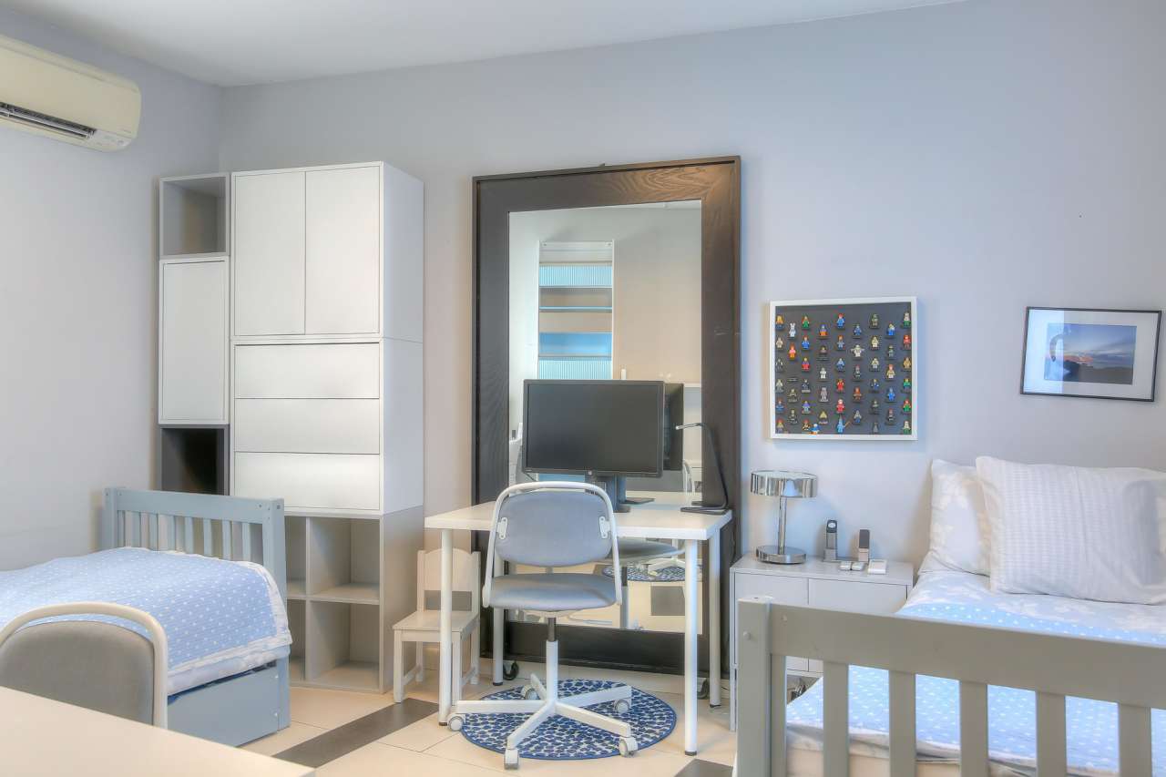 Modern and spacious 3 bedroom penthouse apartment, with a total living area