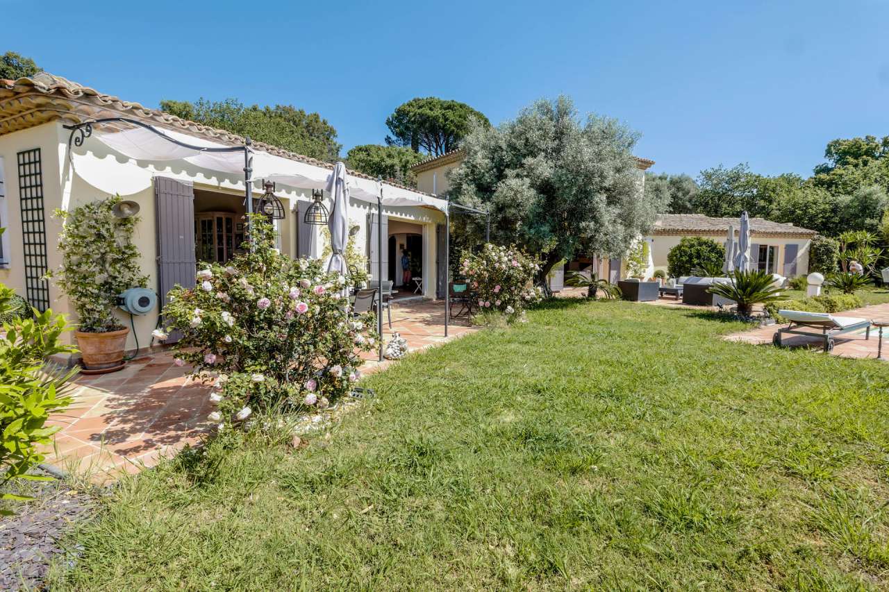 Delightful Provencal villa, full of charm and character in a sunny and spac