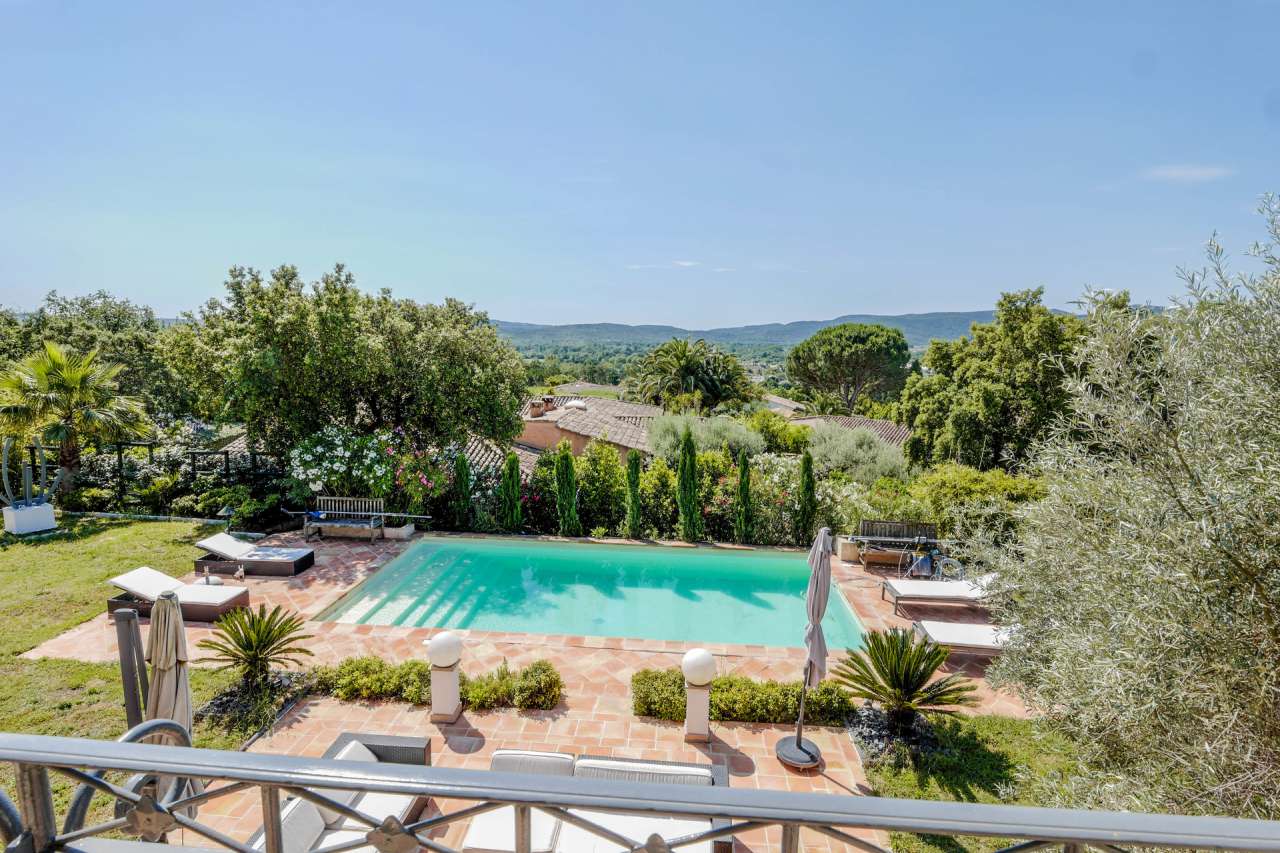 Delightful Provencal villa, full of charm and character in a sunny and spac