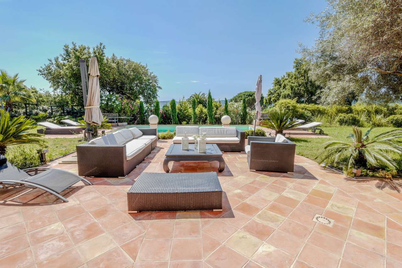 Delightful Provencal villa, full of charm and character in a sunny and spac