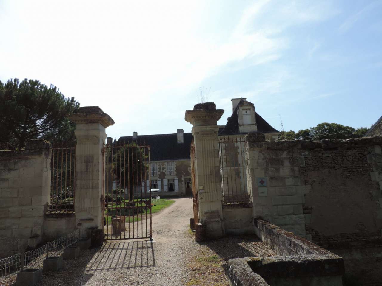 A unique opportunity to acquire a marvellous 7 bedroom 14th and 15th centur