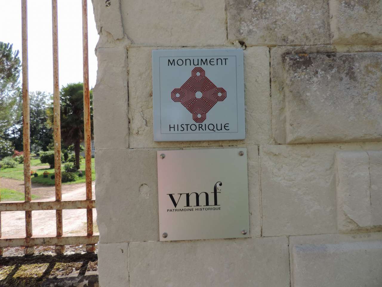 A unique opportunity to acquire a marvellous 7 bedroom 14th and 15th centur