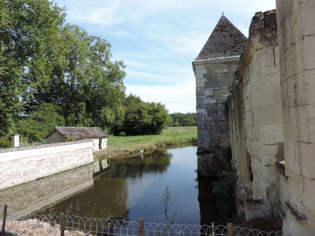 A unique opportunity to acquire a marvellous 7 bedroom 14th and 15th centur