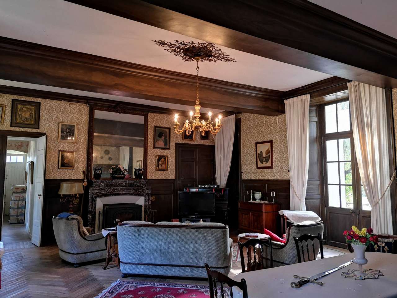 A unique opportunity to acquire a marvellous 7 bedroom 14th and 15th centur