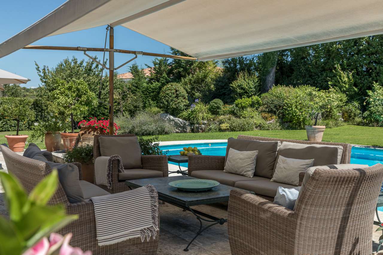 Beautiful South facing 7 bedroom villa with expansive pool and tennis court