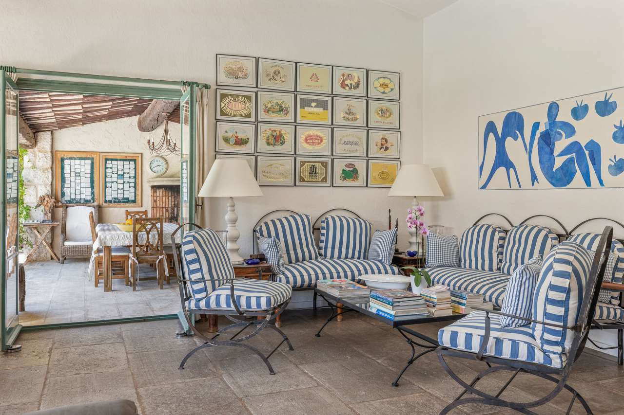 Beautiful South facing 7 bedroom villa with expansive pool and tennis court