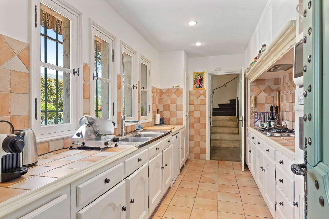 Beautiful South facing 7 bedroom villa with expansive pool and tennis court