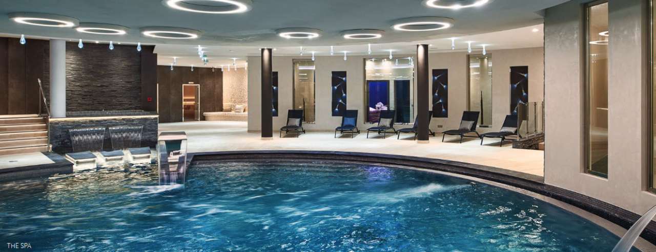 Superb 4 bedroom penthouse apartment situated within walking distance of th