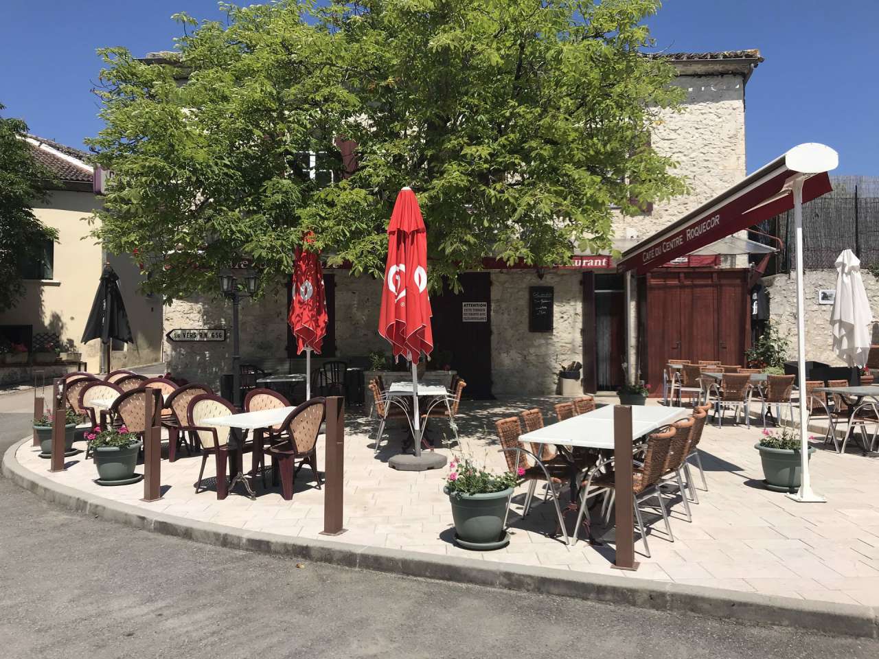Unique opportunity to acquire a popular bar and restaurant with 2 bedroom a