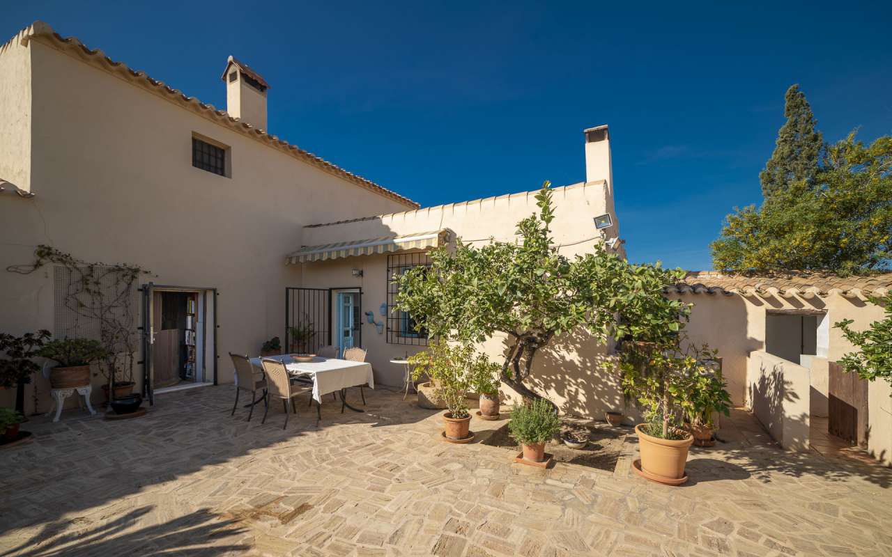 5 bedroom House for sale with countryside view in Cuevas del Almanzora