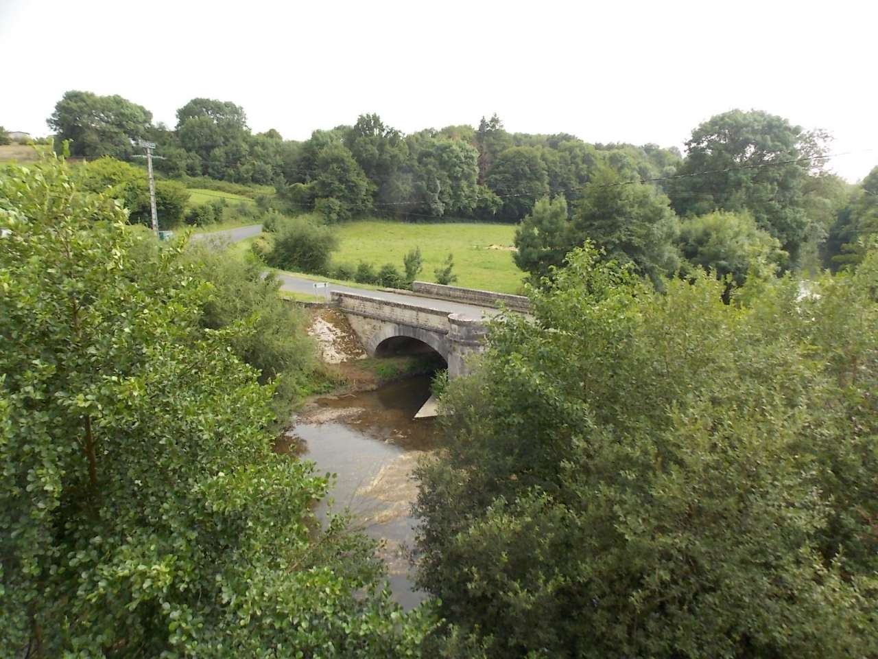 Spacious former water mill, with a river running alongside and with lovely