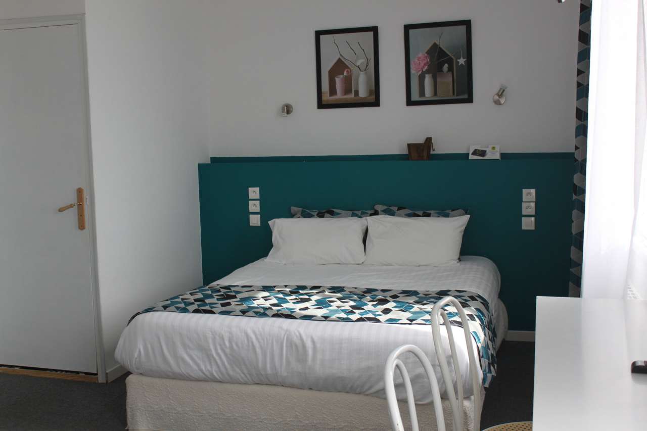 Unique opportunity to acquire a functioning 11 bedroom hotel and restaurant