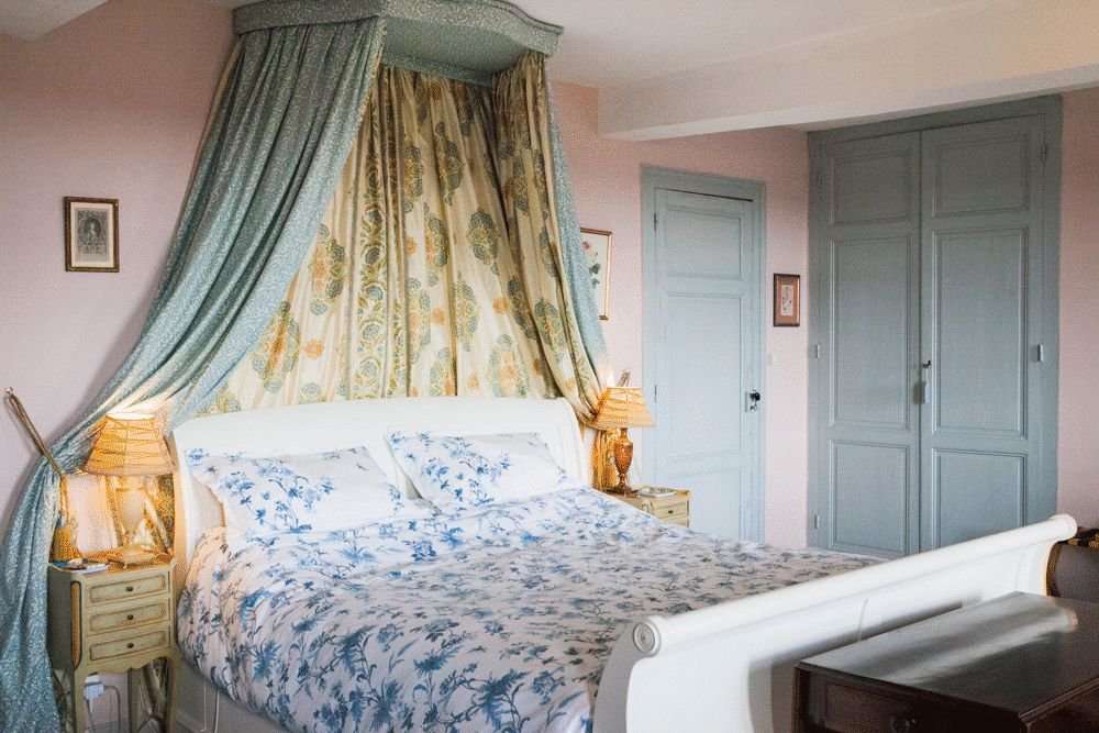 Fabulous and beautifully presented historic property built on the remains o