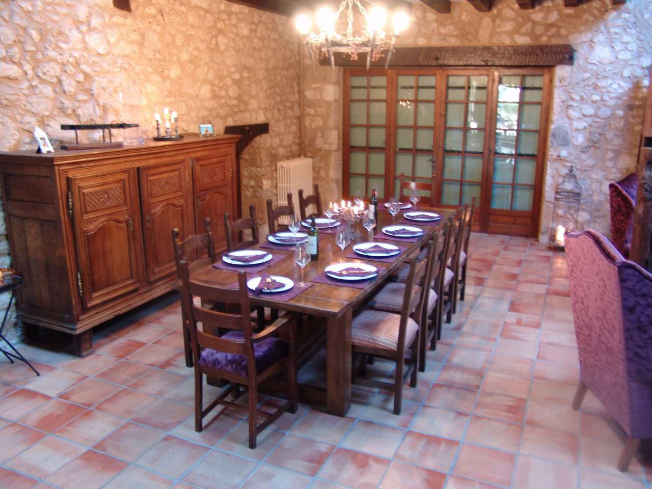 Charming 6 bedroom stone built, river front farmhouse, with a total spaciou