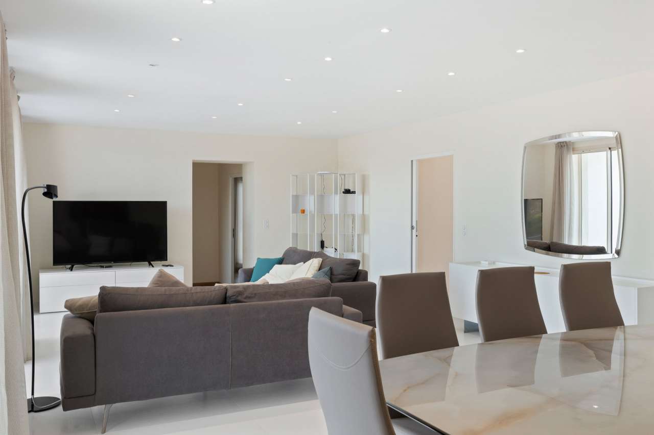 Totally refurbished throughout, this magnificent 4 bedroom villa is ideally