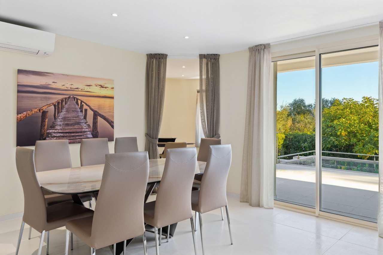 Totally refurbished throughout, this magnificent 4 bedroom villa is ideally