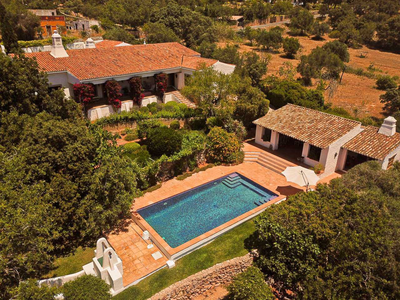 Character 4 bedroom Farmhouse for sale with countryside view in Loule, Algarve