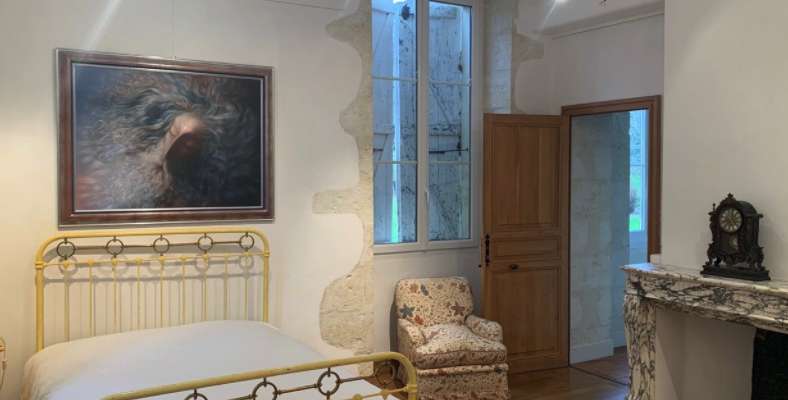 Surrounded by 150 hectares of land with magnificent lake of 2.5 hectares, i