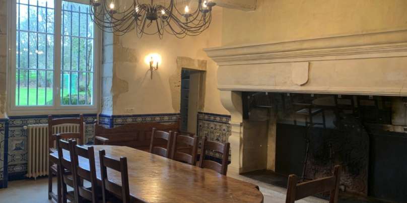 Surrounded by 150 hectares of land with magnificent lake of 2.5 hectares, i