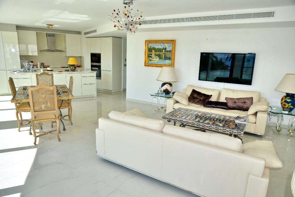 Bright and modern 3 bedroom apartment, with a total living area of 110m2, i