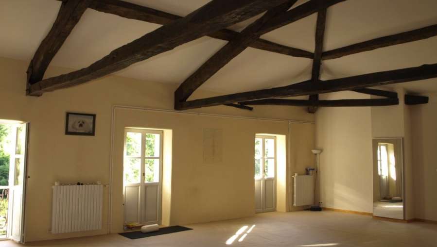 Beautiful 16th century French Chateau with Gites and private lake, nestling