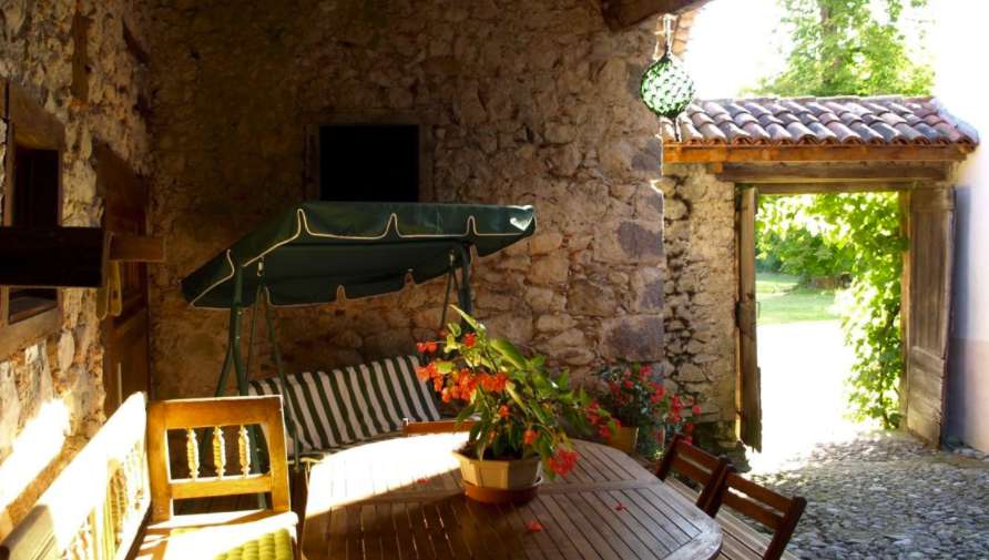 Beautiful 16th century French Chateau with Gites and private lake, nestling