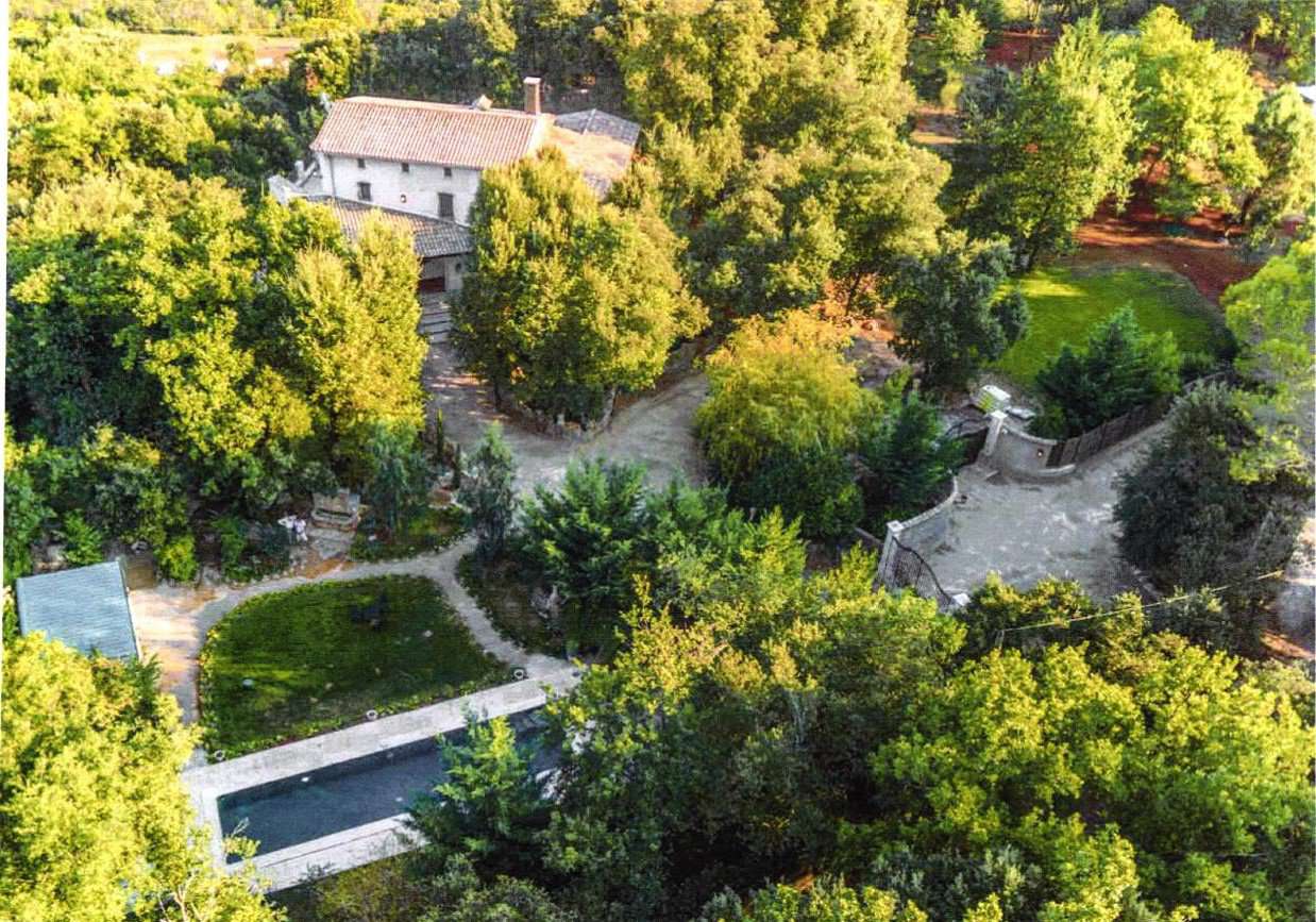 Exceptional 5 bedroom house set within total privacy and tranquility on ove