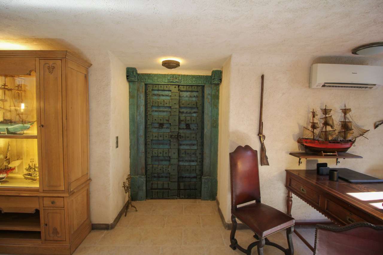 Exceptional 5 bedroom house set within total privacy and tranquility on ove