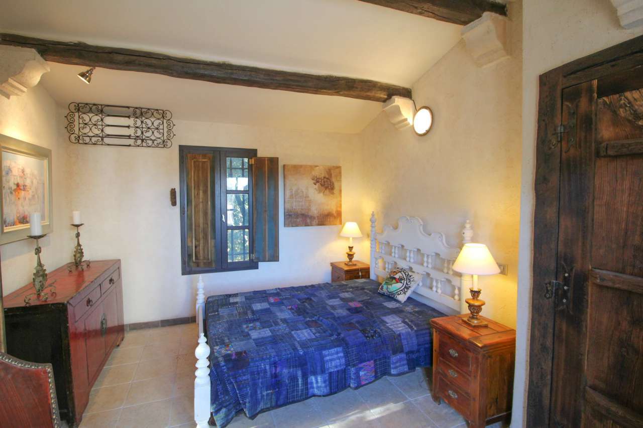 Exceptional 5 bedroom house set within total privacy and tranquility on ove