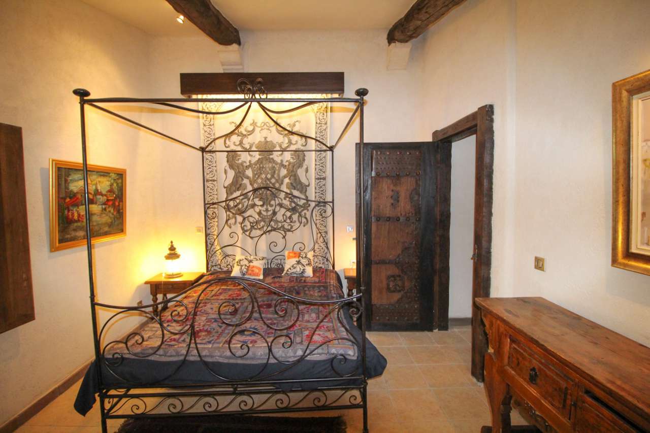 Exceptional 5 bedroom house set within total privacy and tranquility on ove