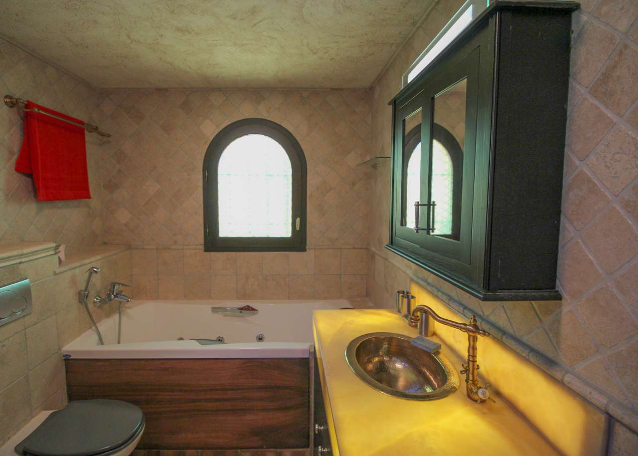 Exceptional 5 bedroom house set within total privacy and tranquility on ove