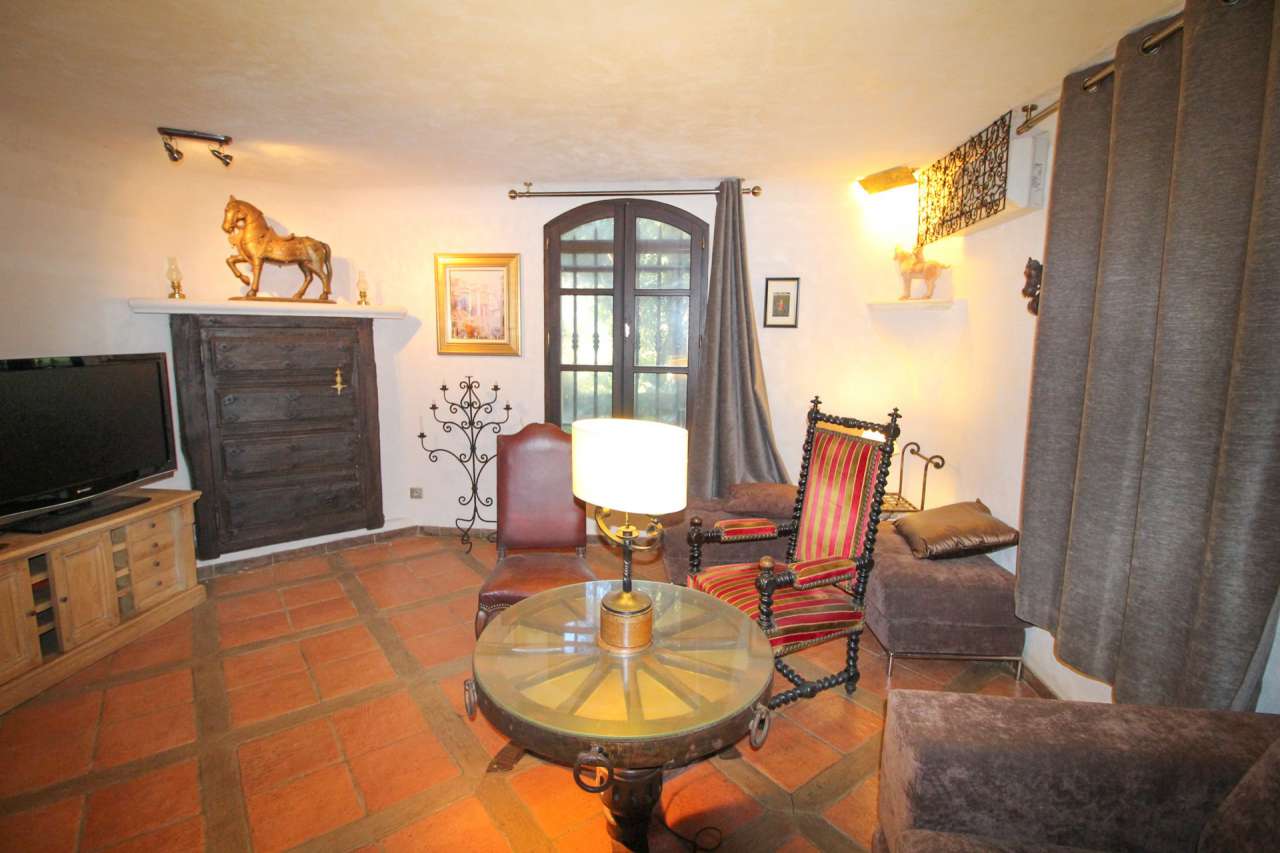 Exceptional 5 bedroom house set within total privacy and tranquility on ove