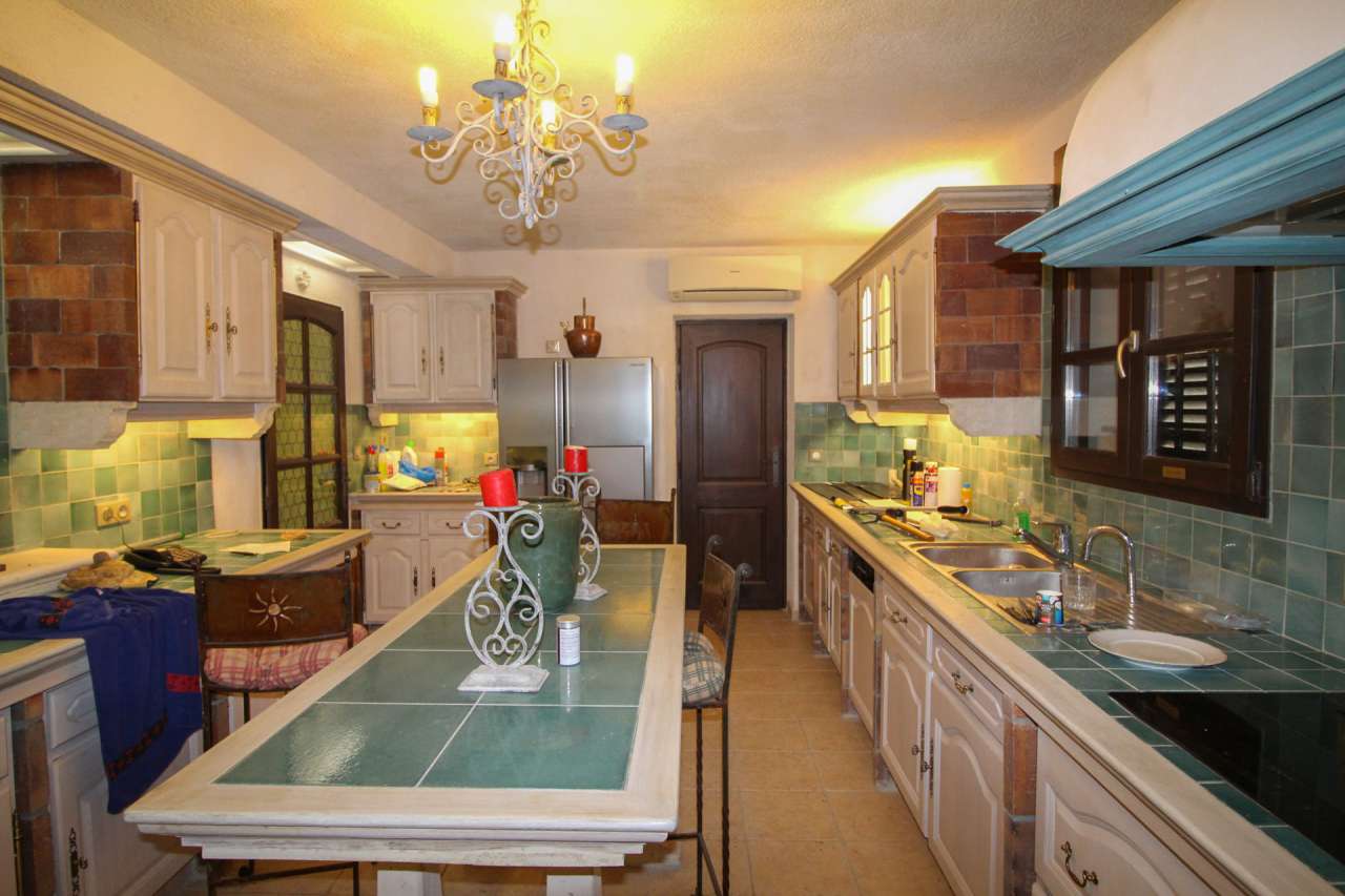 Exceptional 5 bedroom house set within total privacy and tranquility on ove