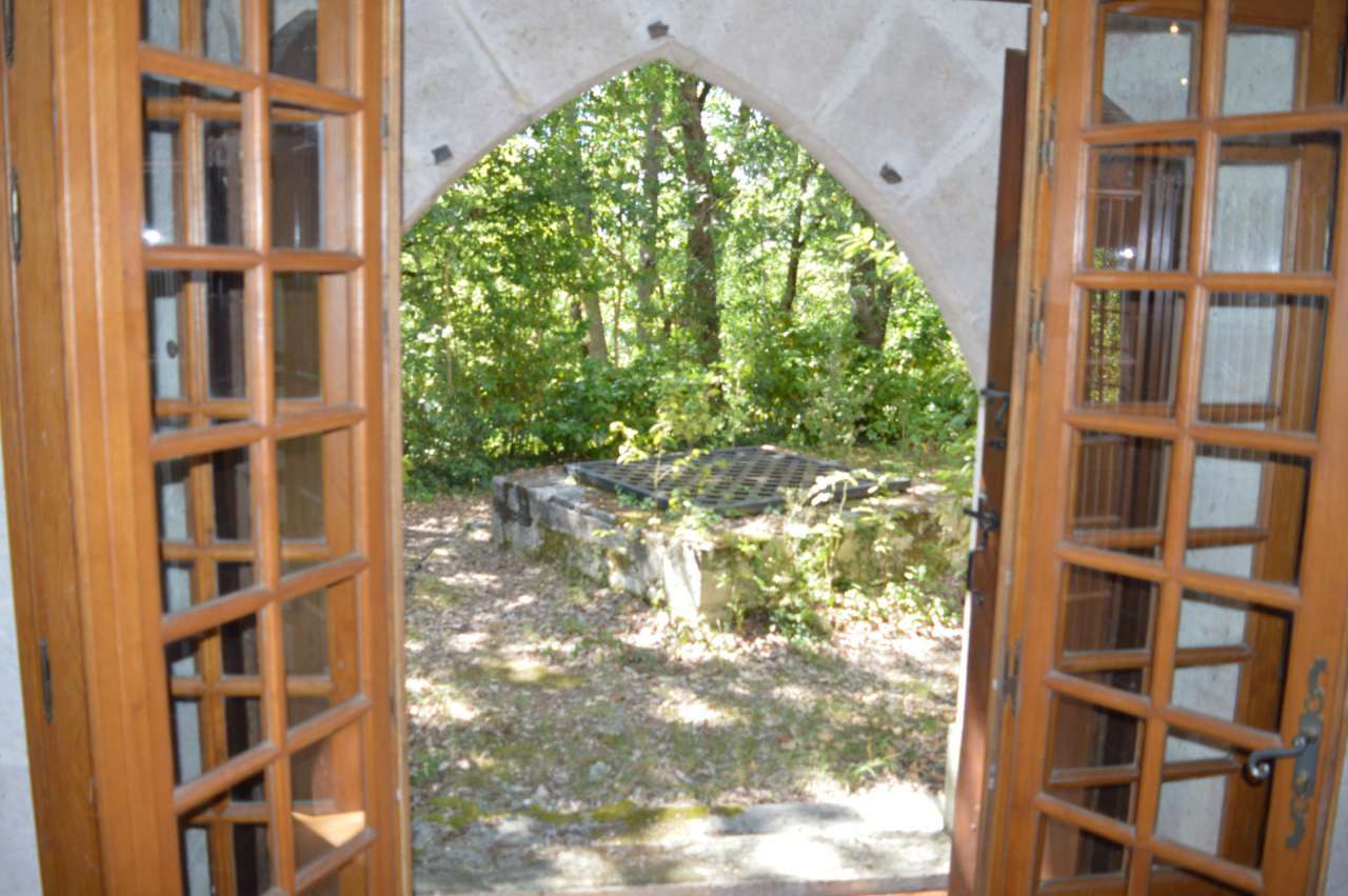 Full of charm and character is this 3 bedroom Twelfth Century Chateau, nest