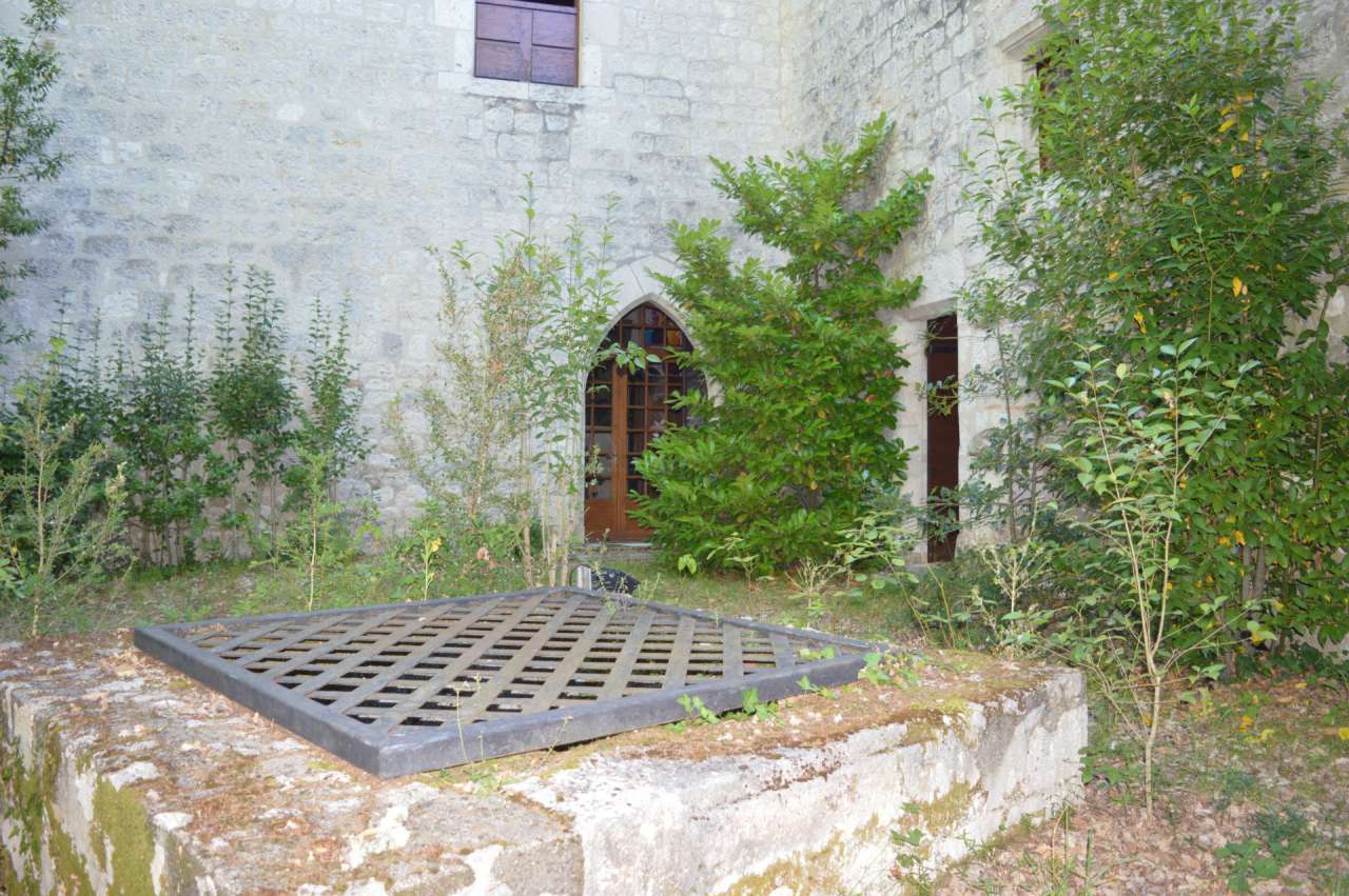 Full of charm and character is this 3 bedroom Twelfth Century Chateau, nest