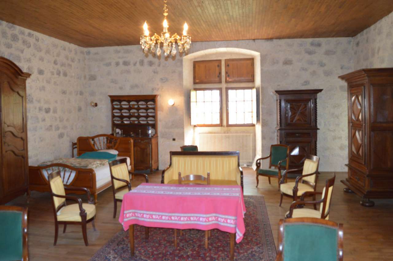 Full of charm and character is this 3 bedroom Twelfth Century Chateau, nest