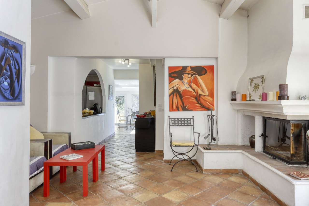 Beautiful 4 bedroom villa, ideally situated on the top of Cavalaire sur Mer