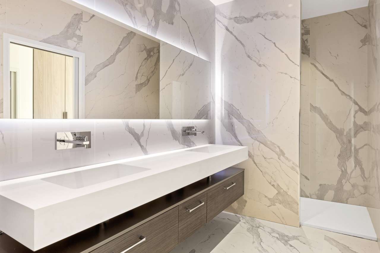 Modern and spacious 6 bedroom newly built villa with separate guest apartme