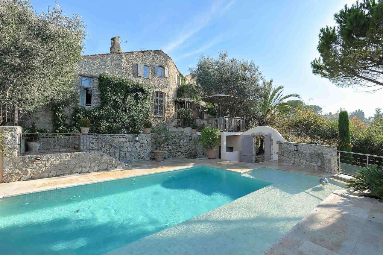 Authentic and historical 6 bedroom former olive mill, which is part of the