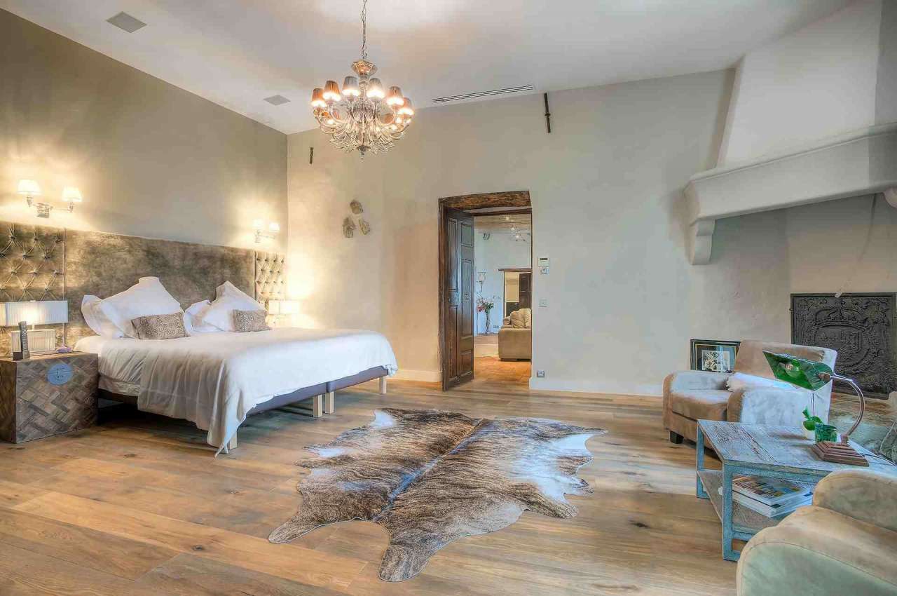 Authentic and historical 6 bedroom former olive mill, which is part of the