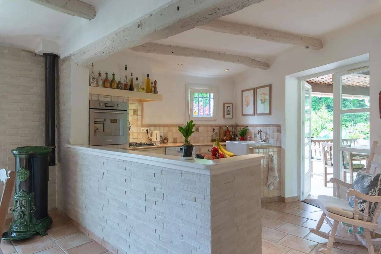 Charming 4 bedroom family home, with a beautifully presented total living a